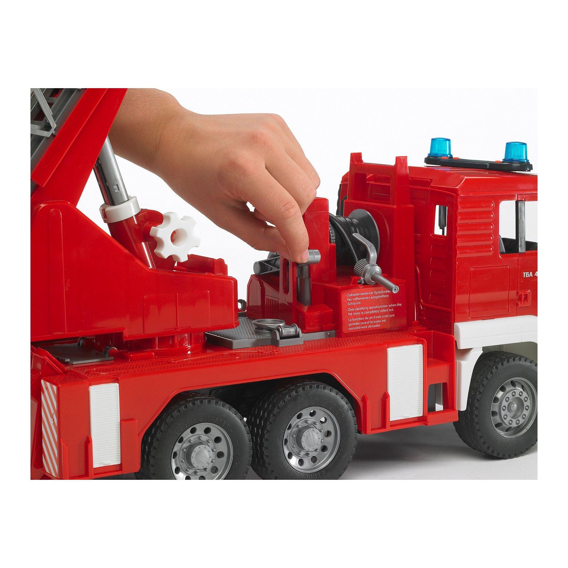 BRUDER MAN TGA VEICULO BOMBEIROS C/ ESCADA