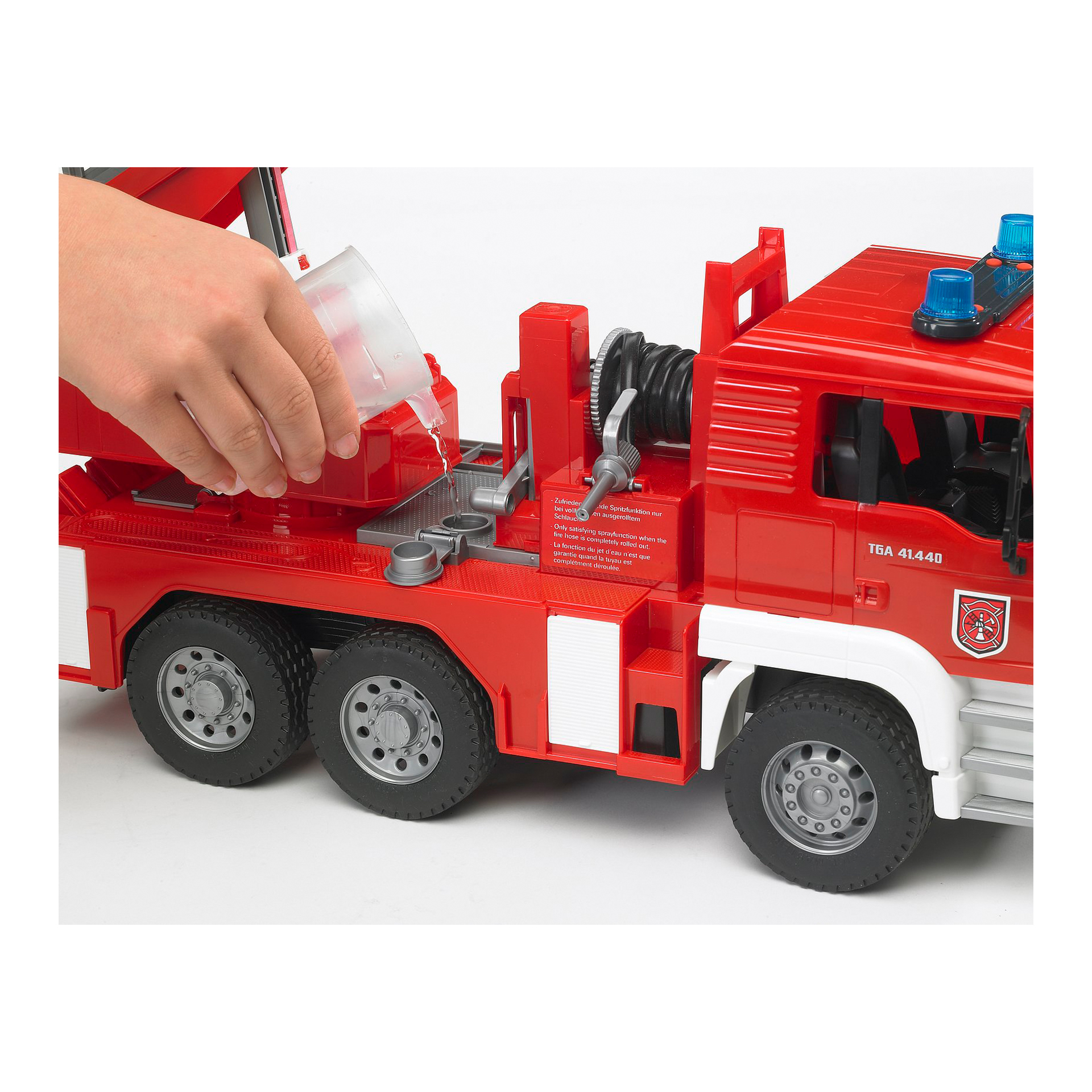 BRUDER MAN TGA VEICULO BOMBEIROS C/ ESCADA