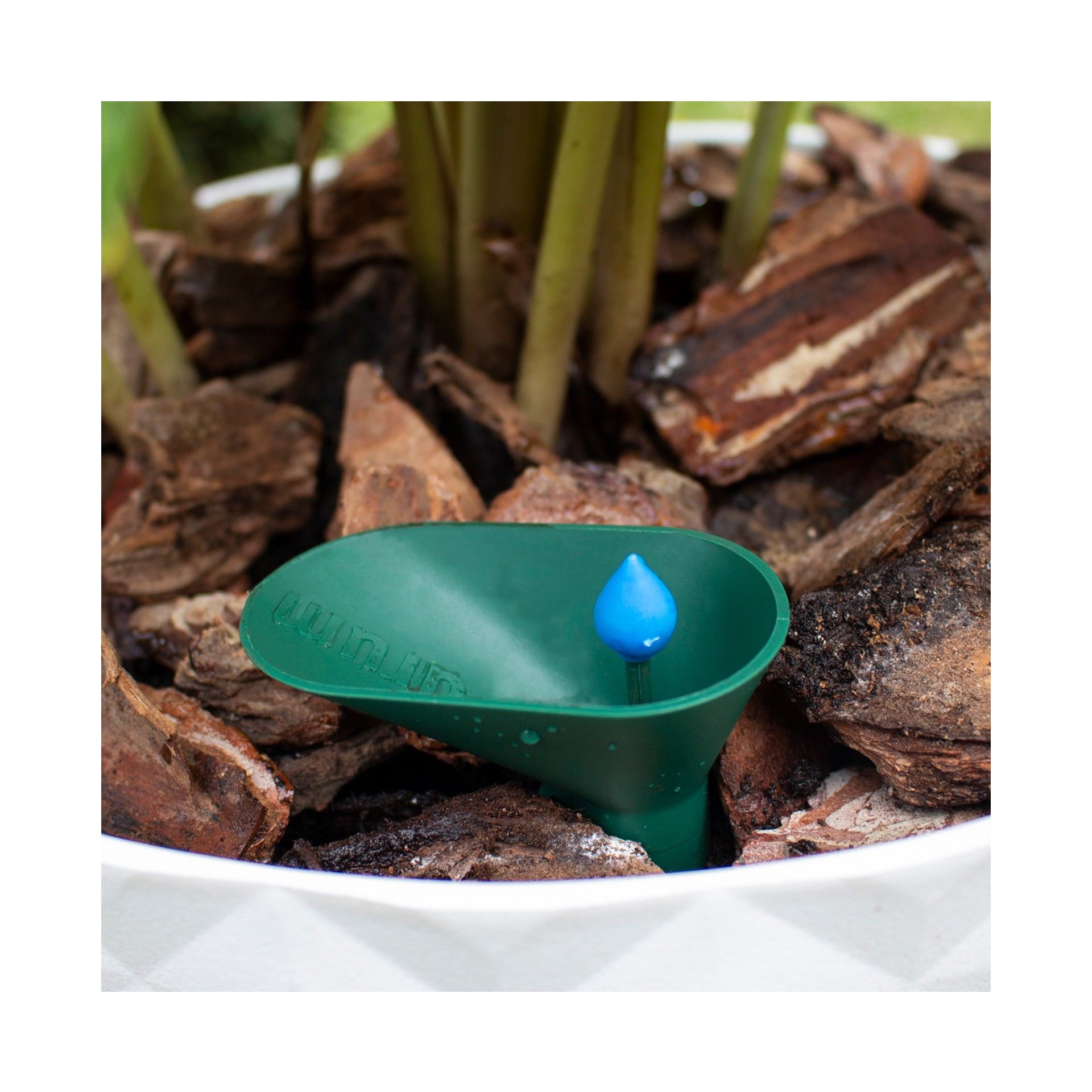 SISTEMA DE AUTO-IRRIGAÇAO HYDRUM